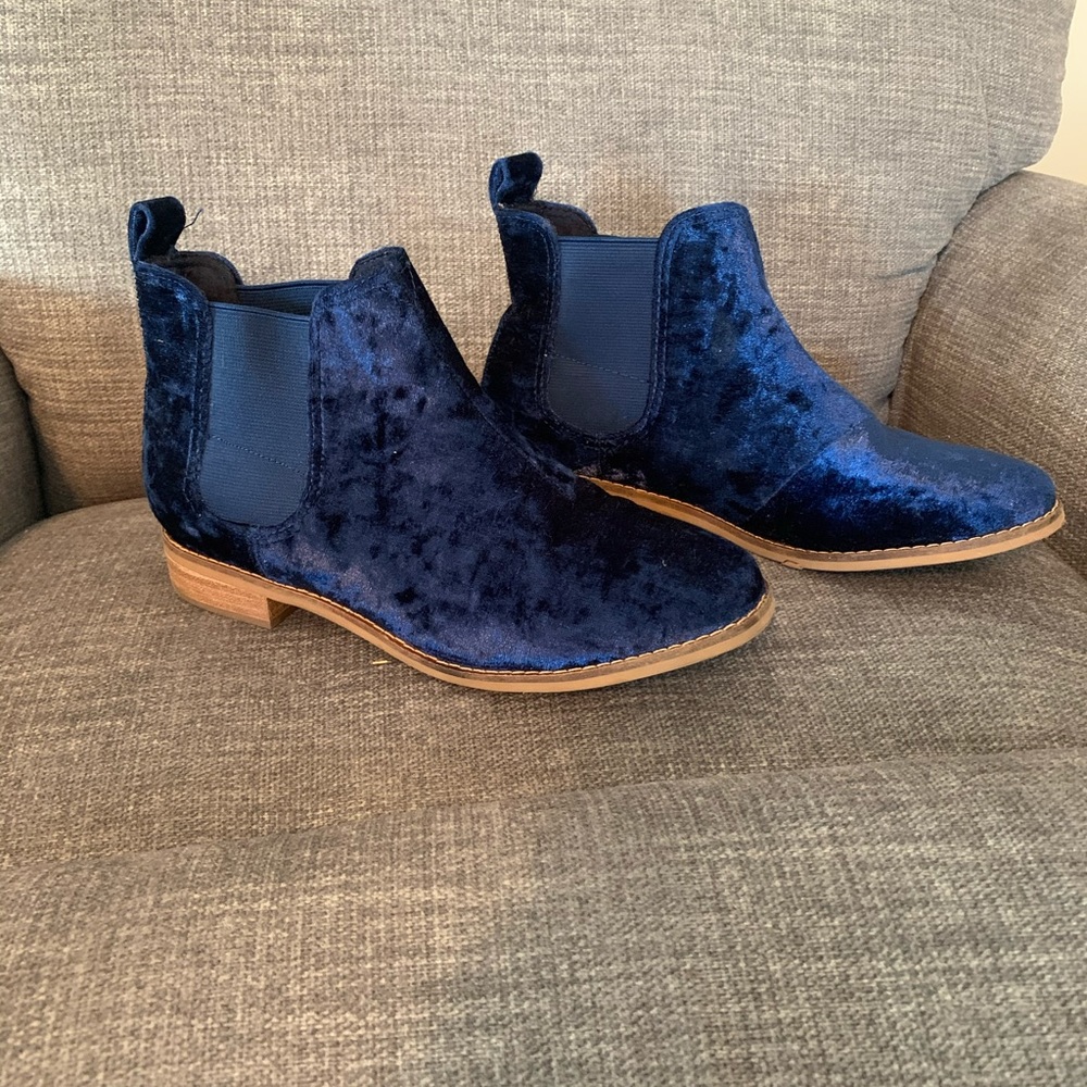 TOMS blue velvet ankle boots